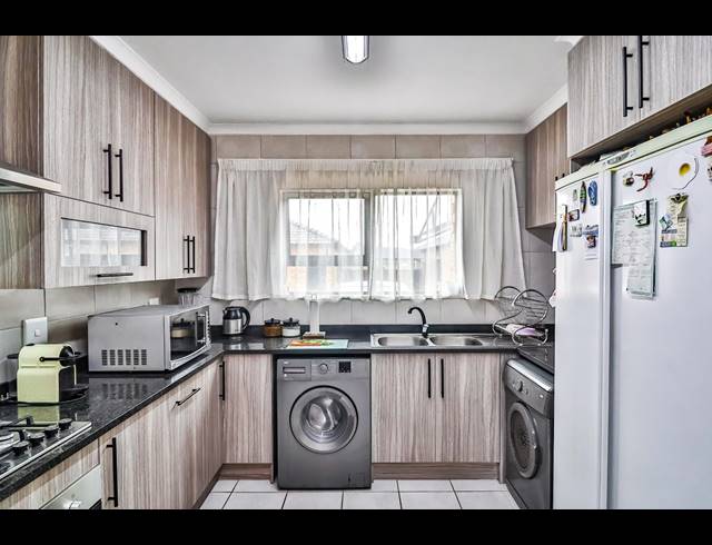 3 BEDROOM SECTIONAL TITLE FOR SALE IN BRACKENDOWNS